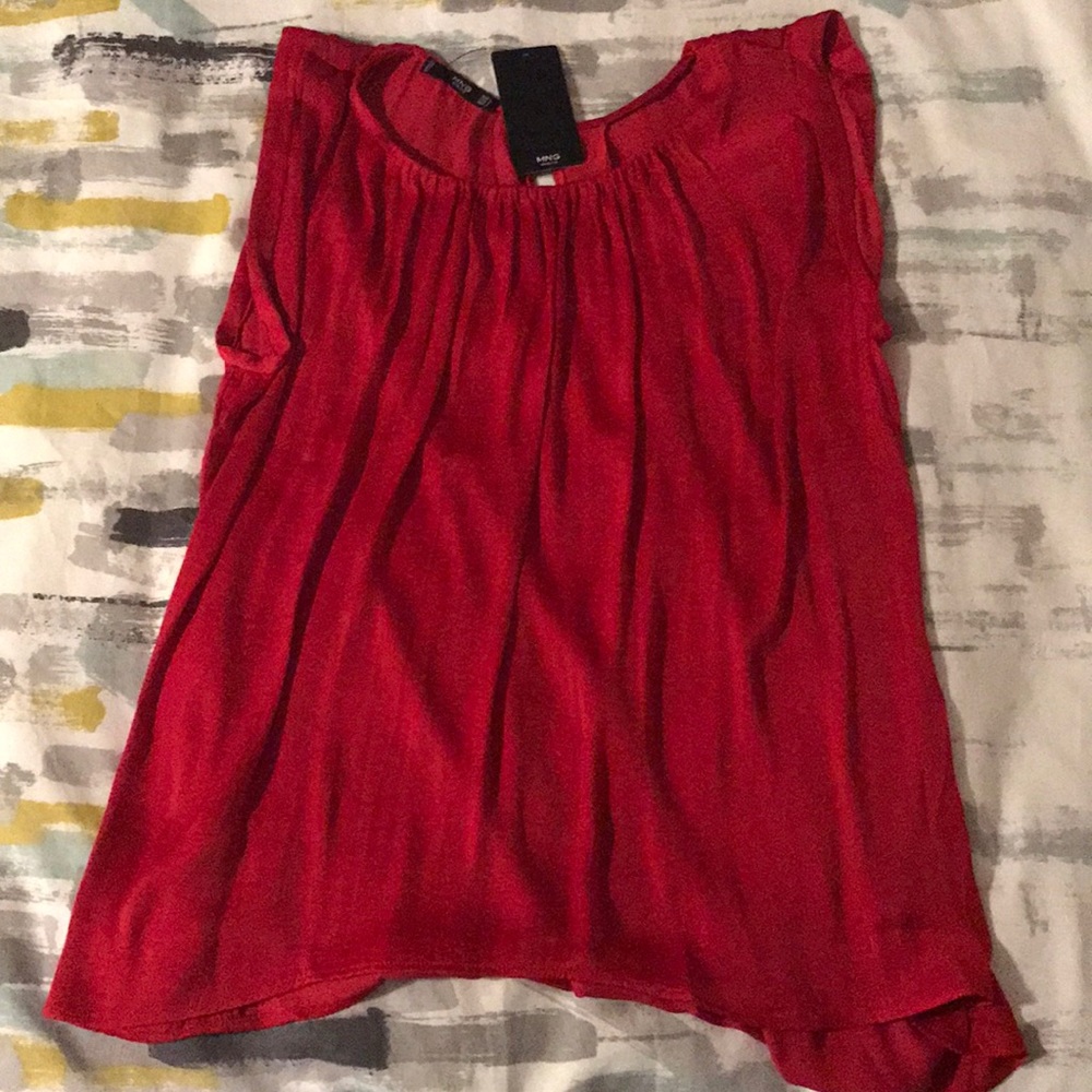 Red sleeveless blouse from Mango